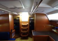 barcha a vela bavaria 46 cruiser yacht a vela salonee interno le scale cabine di poppa
